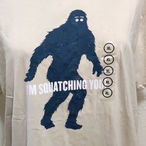 NWT Sasquatch t shirt XL points North